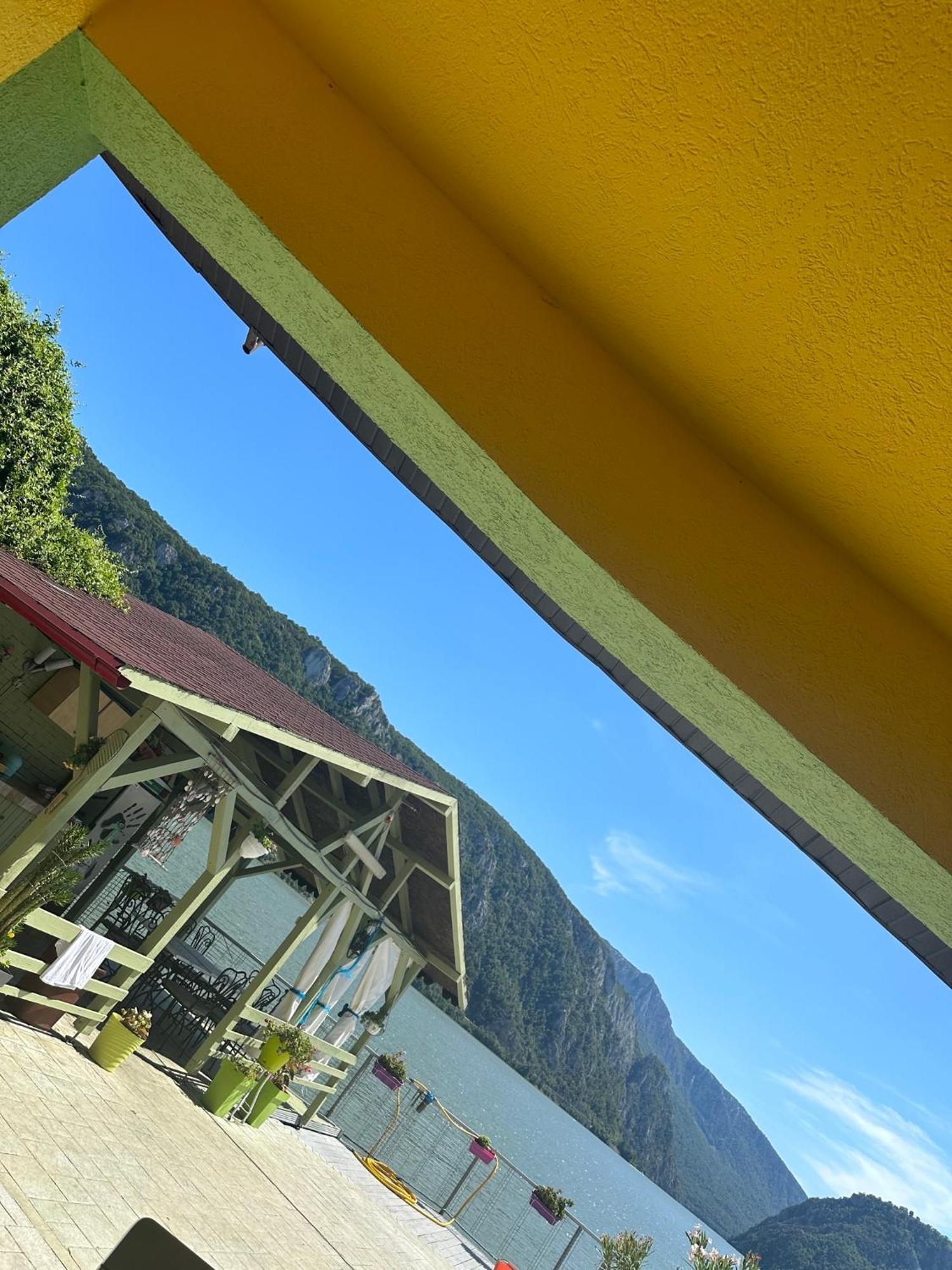Vila Victor Dubova Exterior foto